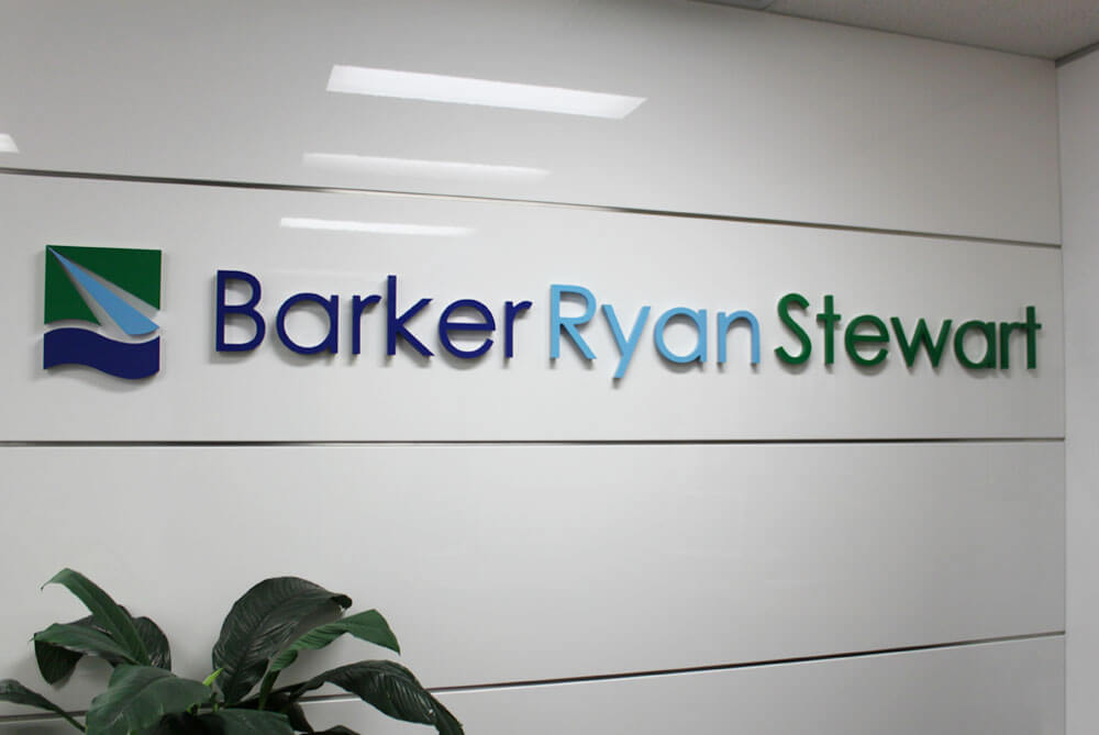 <span>Reception Wall</span><i>→</i>