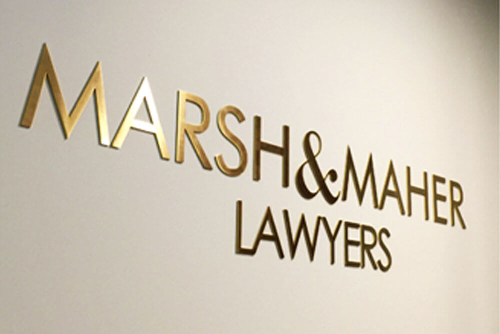 <span>Reception Wall</span><i>→</i>